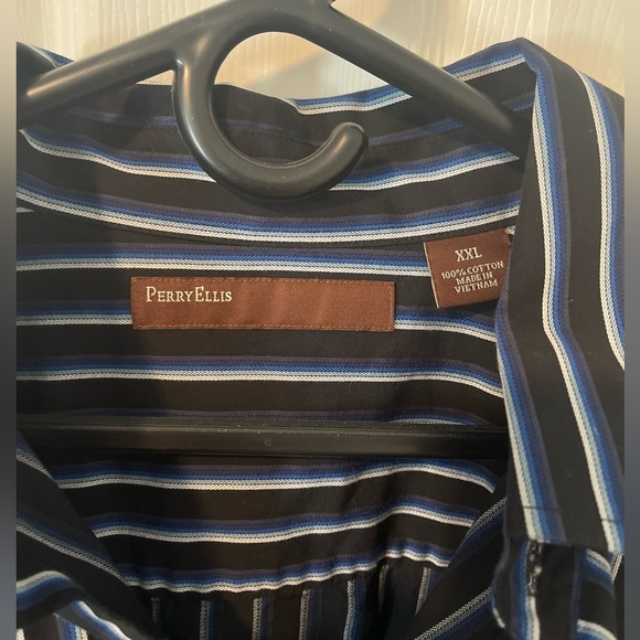 4 Perry Ellis men’s dress shirts. Selling all 4 together. $40 for all 4 - Picture 2 of 9